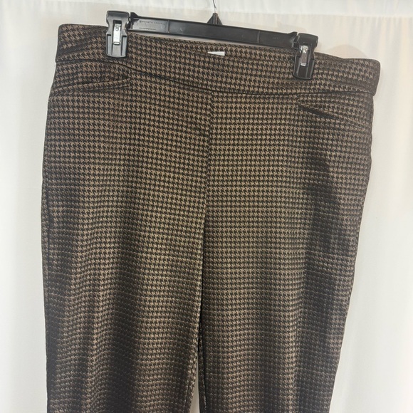 Chico's So Slimming Brigitte
Metallic Tiles Ankle Pant, Chicos Size: 3R - Picture 4 of 14